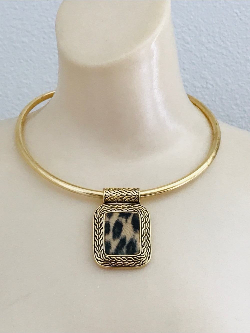 Vintage Gold Tone Torque Collar Choker Leopard Print Pendant Necklace Statement